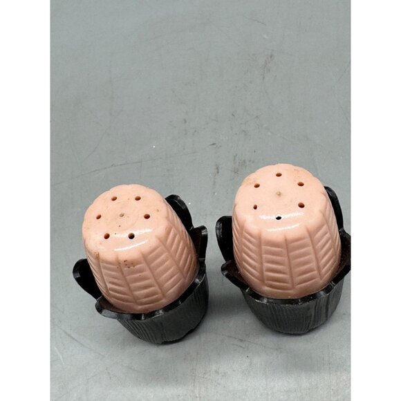 Vintage Royal Products USA Black & Pink Ceramic Salt & Pepper Shakers READ - Picture 5 of 9